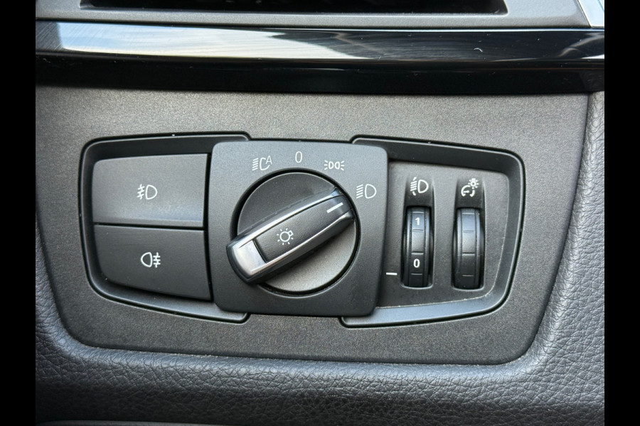 BMW 3 Serie Touring 318i M Sport| Schuifdak / Carplay / ACTIE