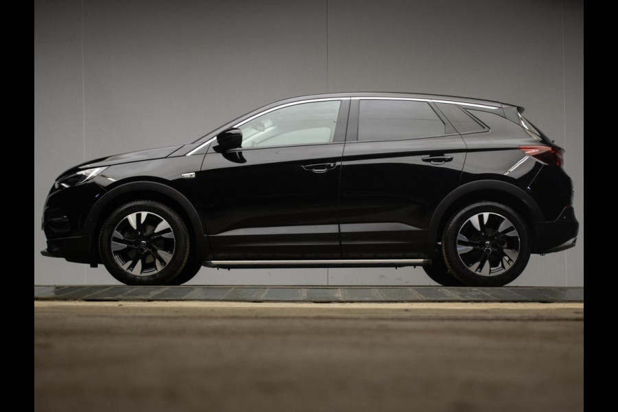 Opel Grandland X 1.2 Turbo Business Executive Sport (PANORAMADAK,APPLE CARPLAY,NAVI,STOEL/STUURVERWARMING,CAMERA,BLACK PACK,PDC)