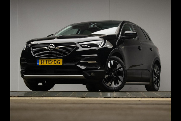Opel Grandland X 1.2 Turbo Business Executive Sport (PANORAMADAK,APPLE CARPLAY,NAVI,STOEL/STUURVERWARMING,CAMERA,BLACK PACK,PDC)
