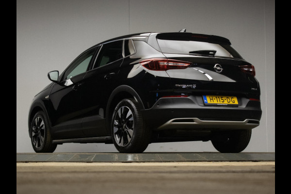 Opel Grandland X 1.2 Turbo Business Executive Sport (PANORAMADAK,APPLE CARPLAY,NAVI,STOEL/STUURVERWARMING,CAMERA,BLACK PACK,PDC)