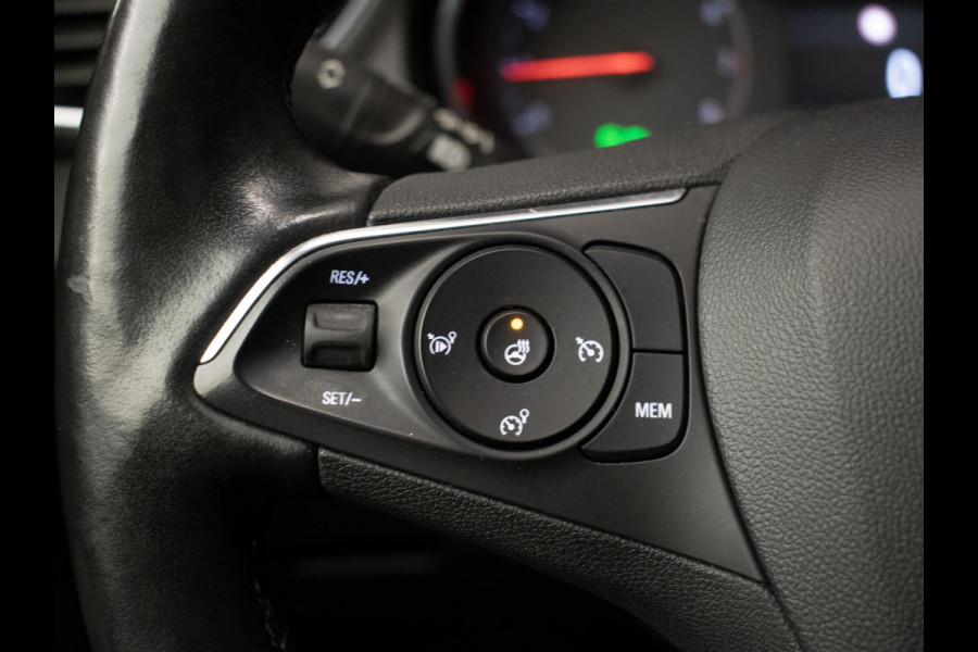 Opel Grandland X 1.2 Turbo Business Executive Sport (PANORAMADAK,APPLE CARPLAY,NAVI,STOEL/STUURVERWARMING,CAMERA,BLACK PACK,PDC)
