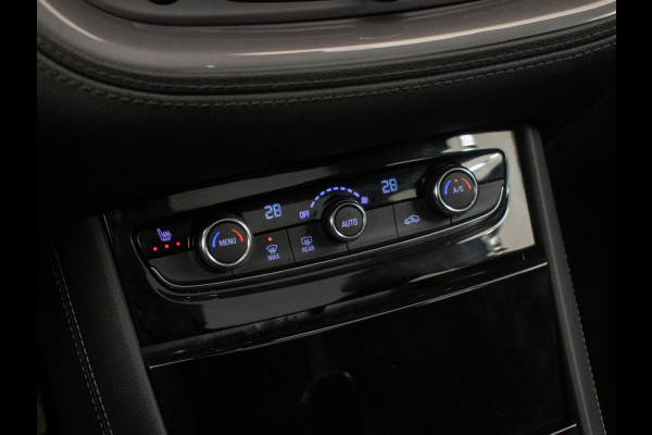 Opel Grandland X 1.2 Turbo Business Executive Sport (PANORAMADAK,APPLE CARPLAY,NAVI,STOEL/STUURVERWARMING,CAMERA,BLACK PACK,PDC)