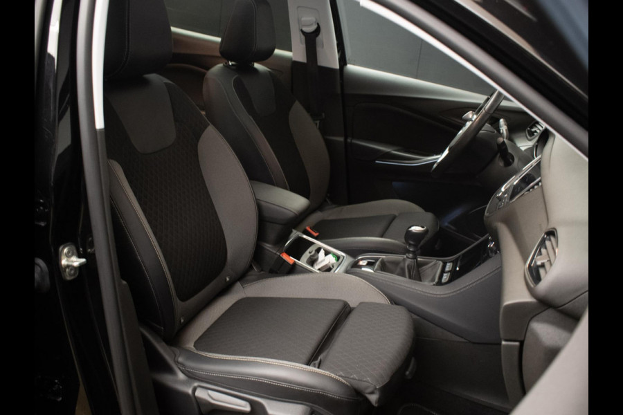 Opel Grandland X 1.2 Turbo Business Executive Sport (PANORAMADAK,APPLE CARPLAY,NAVI,STOEL/STUURVERWARMING,CAMERA,BLACK PACK,PDC)