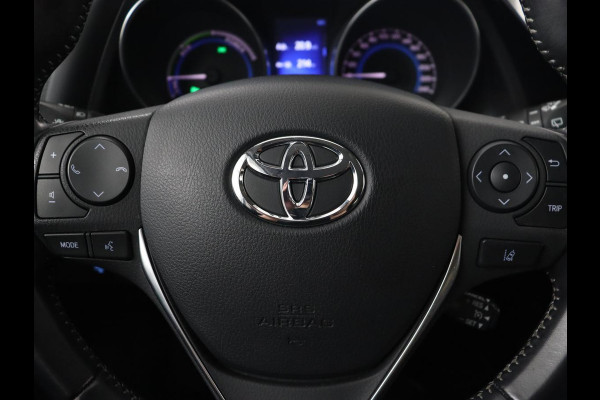 Toyota Auris 1.8 Hybrid Executive | Stoelverwarming | Trekhaak | Leder/Alcantara | Navigatie | Full LED | Park Assist | Climate control | Cruise control | Keyless | Regensensor