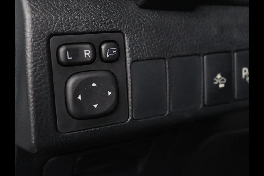 Toyota Auris 1.8 Hybrid Executive | Stoelverwarming | Trekhaak | Leder/Alcantara | Navigatie | Full LED | Park Assist | Climate control | Cruise control | Keyless | Regensensor