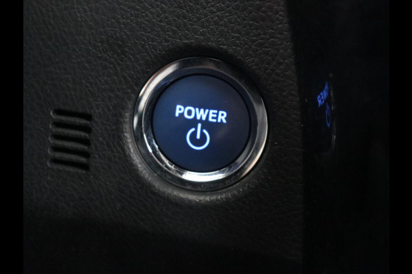 Toyota Auris 1.8 Hybrid Executive | Stoelverwarming | Trekhaak | Leder/Alcantara | Navigatie | Full LED | Park Assist | Climate control | Cruise control | Keyless | Regensensor