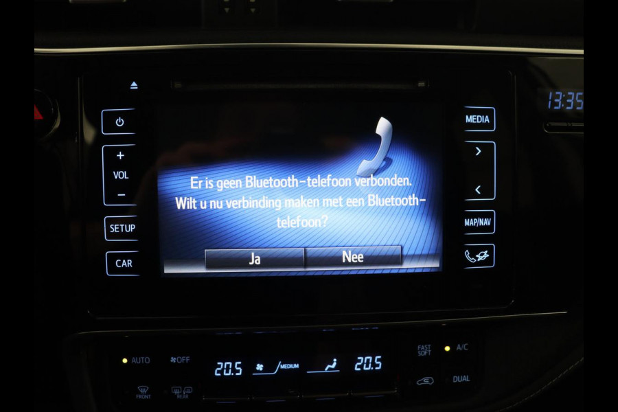 Toyota Auris 1.8 Hybrid Executive | Stoelverwarming | Trekhaak | Leder/Alcantara | Navigatie | Full LED | Park Assist | Climate control | Cruise control | Keyless | Regensensor