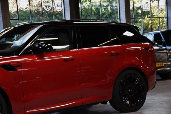 Land Rover Range Rover Sport 3.0 P440e Dynamic SE Navi|Two Tone|Firenze Red|Panoramadak|Org.NL|BTW|23 Inch|Dealer onderhouden
