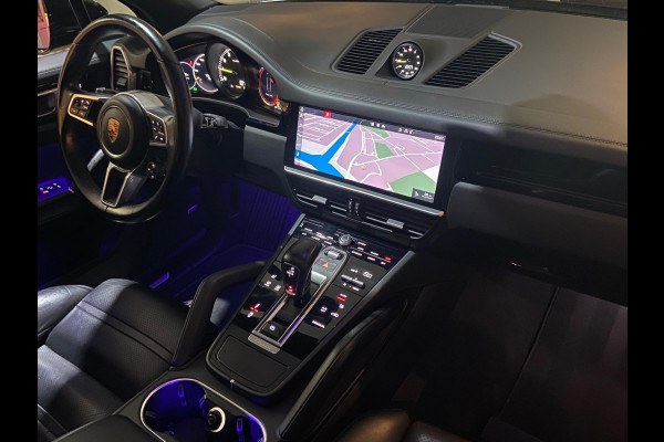Porsche Cayenne 3.0E GTS-SEATS/SPORT-DESIGN/PANO/MATRIX/22INCH