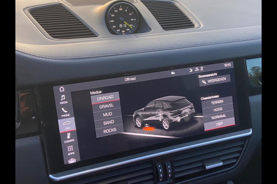 Porsche Cayenne 3.0E GTS-SEATS/SPORT-DESIGN/PANO/MATRIX/22INCH