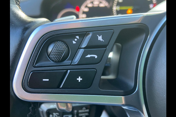 Porsche Cayenne 3.0E GTS-SEATS/SPORT-DESIGN/PANO/MATRIX/22INCH