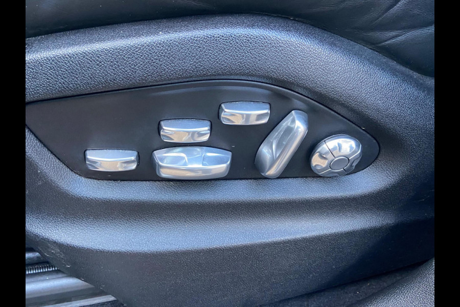 Porsche Cayenne 3.0E GTS-SEATS/SPORT-DESIGN/PANO/MATRIX/22INCH