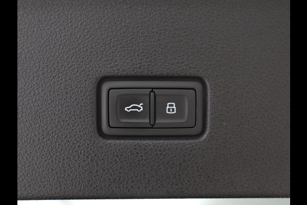 Audi Q8 50 TDI quattro Pro Line S | Panoramadak | Nappaleder | Head-Up | Adaptive cruise | Bang & Olufsen | Matrix LED | 360 Camera | Trekhaak | Stuurverwarming | Side Assist | Keyless | Memory Carplay | Soft-close
