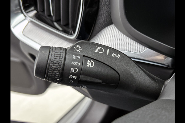 Volvo S60 2.0 T6 AWD Hybride R-Design 340PK / Navi / Cruise-adap / Harman Kardon / Lederen Int / Panorama schuifdak / Trekhaak / Carplay / Apk 04-2026