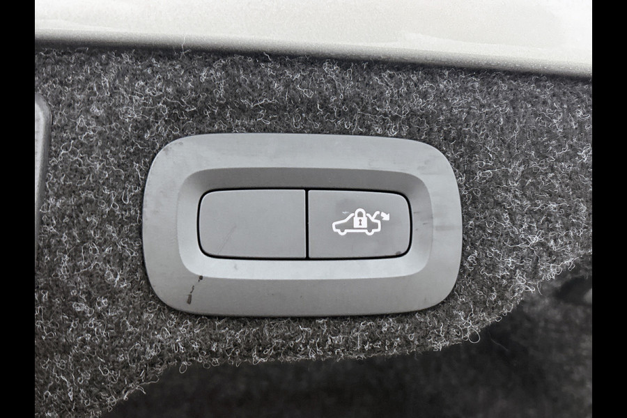 Volvo S60 2.0 T6 AWD Hybride R-Design 340PK / Navi / Cruise-adap / Harman Kardon / Lederen Int / Panorama schuifdak / Trekhaak / Carplay / Apk 04-2026