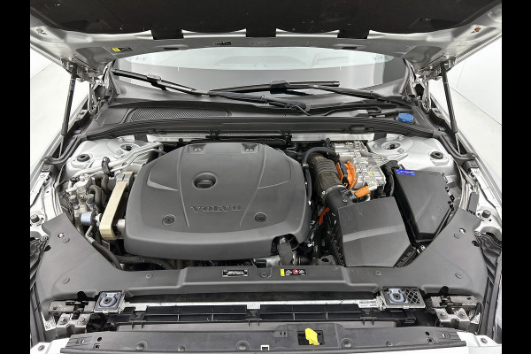 Volvo S60 2.0 T6 AWD Hybride R-Design 340PK / Navi / Cruise-adap / Harman Kardon / Lederen Int / Panorama schuifdak / Trekhaak / Carplay / Apk 04-2026