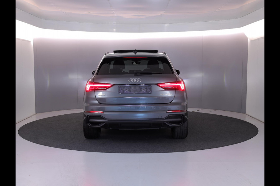 Audi Q3 45 TFSI e S edition 245 pk S-tronic | Navigatie | Panoramadak | Parkeersensoren | Achteruitrijcamera | Stoelverwarming | S-Line |