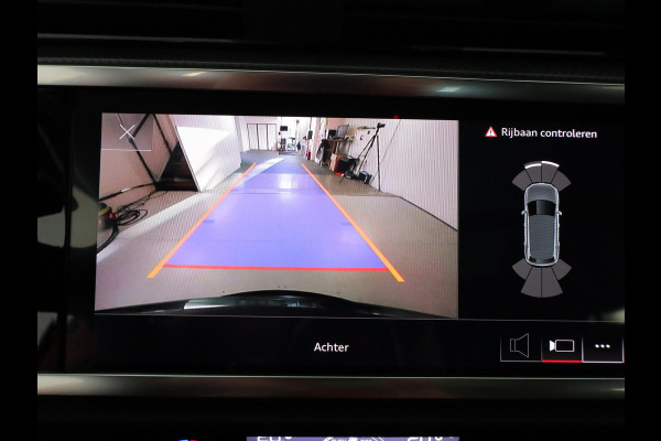Audi Q3 45 TFSI e S edition 245 pk S-tronic | Navigatie | Panoramadak | Parkeersensoren | Achteruitrijcamera | Stoelverwarming | S-Line |