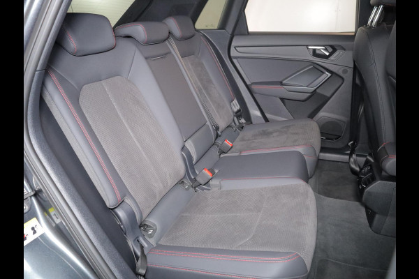 Audi Q3 45 TFSI e S edition 245 pk S-tronic | Navigatie | Panoramadak | Parkeersensoren | Achteruitrijcamera | Stoelverwarming | S-Line |