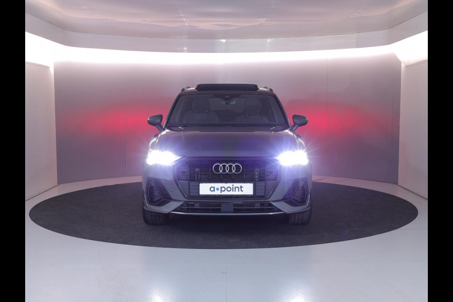 Audi Q3 45 TFSI e S edition 245 pk S-tronic | Navigatie | Panoramadak | Parkeersensoren | Achteruitrijcamera | Stoelverwarming | S-Line |