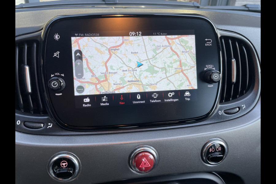 Fiat 500 1.0 Hybrid Airco - Cruise control - Open dak - Parkeersensoren achter - Mistlampen voor - Stuur leder - Stuur multifunctioneel - Bluetooth - Licht metalen velgen 15 inch