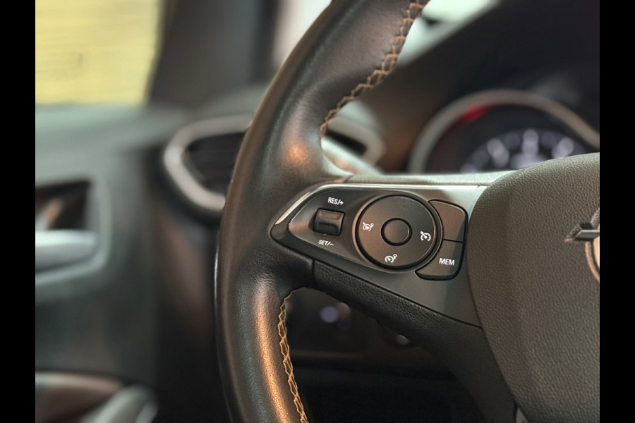 Opel Crossland X 1.2 Turbo Innovation | Pano | 17' inch | HUD | Half leder | Navigatie | Camera