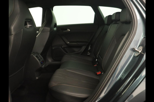 CUPRA Leon 1.4 eHybrid VZ | 245pk | Stuurverwarming | Camera | Adaptive cruise | Navigatie | Sportstoelen | Keyless | Full LED | PHEV | Plug In