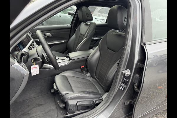 BMW 3 Serie Touring 320i Executive Edition | Panoramadak | DAB | Carplay | Navigatie | Elektrische Achterklep |