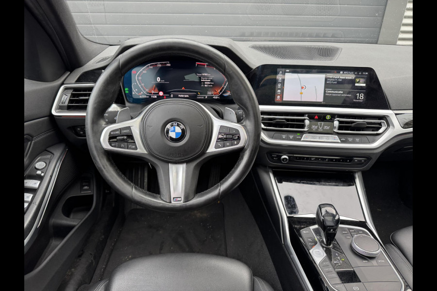 BMW 3 Serie Touring 320i Executive Edition | Panoramadak | DAB | Carplay | Navigatie | Elektrische Achterklep |