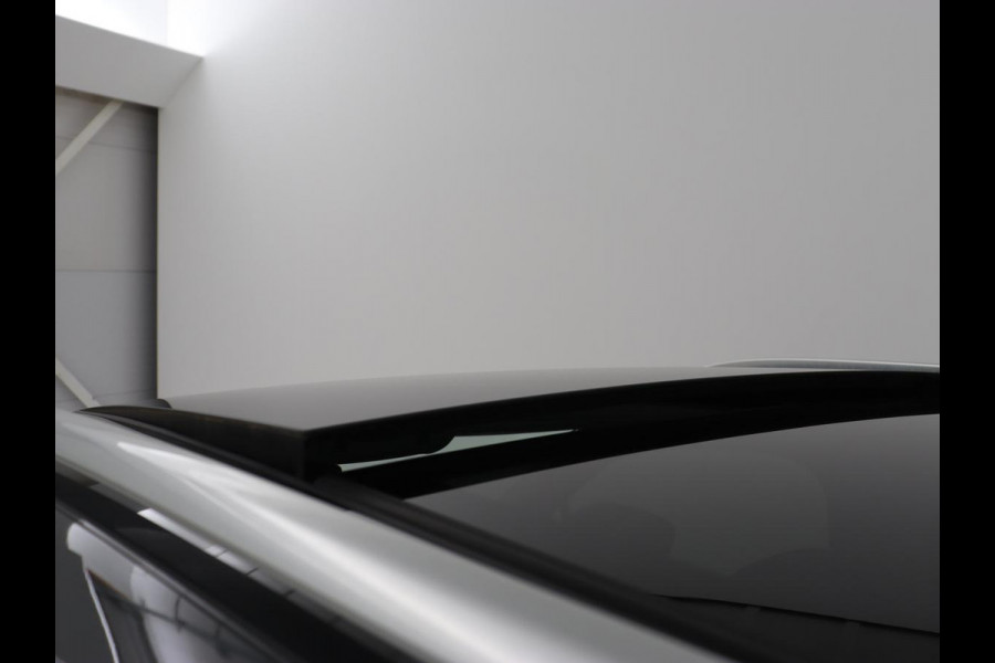 Volkswagen Tiguan 1.5 TSI Comfortline | Panoramadak | Stoelverwarming | Carplay | Camera | Keyless | Adaptive cruise | Navigatie | Full LED