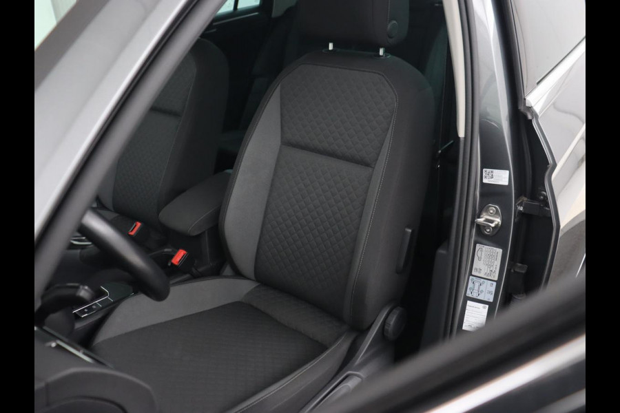 Volkswagen Tiguan 1.5 TSI Comfortline | Panoramadak | Stoelverwarming | Carplay | Camera | Keyless | Adaptive cruise | Navigatie | Full LED