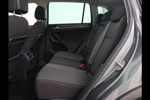 Volkswagen Tiguan 1.5 TSI Comfortline | Panoramadak | Stoelverwarming | Carplay | Camera | Keyless | Adaptive cruise | Navigatie | Full LED