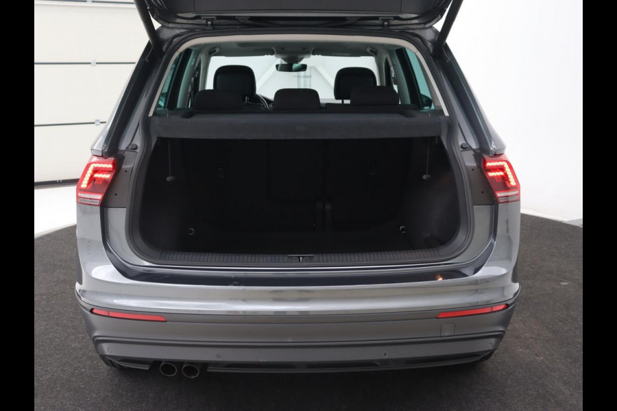 Volkswagen Tiguan 1.5 TSI Comfortline | Panoramadak | Stoelverwarming | Carplay | Camera | Keyless | Adaptive cruise | Navigatie | Full LED