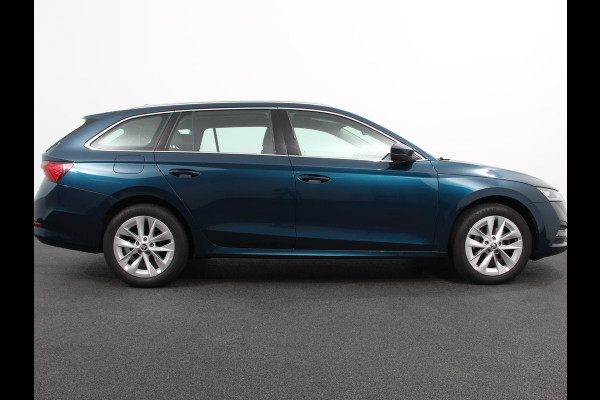 Škoda Octavia Combi 1.0 e-TSI 110pk DSG Style | Navigatie | Apple Carplay/Android Auto| Parkeersensoren | Adaptive Cruise Control | Stoelverwarming | Lane Assist | Attention Assist | Ledverlichting | Afneembare trekhaak | Climatronic | Virtual Cockpit