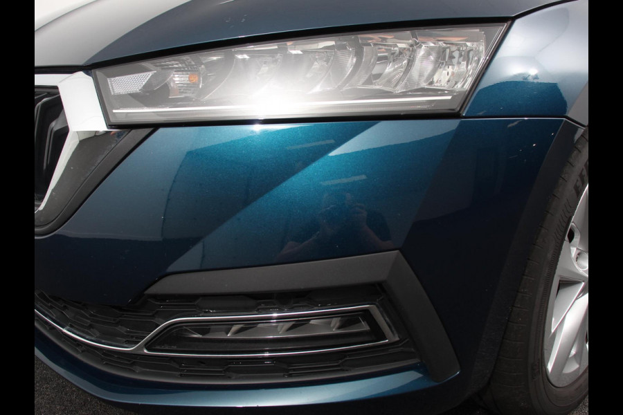 Škoda Octavia Combi 1.0 e-TSI 110pk DSG Style | Navigatie | Apple Carplay/Android Auto| Parkeersensoren | Adaptive Cruise Control | Stoelverwarming | Lane Assist | Attention Assist | Ledverlichting | Afneembare trekhaak | Climatronic | Virtual Cockpit