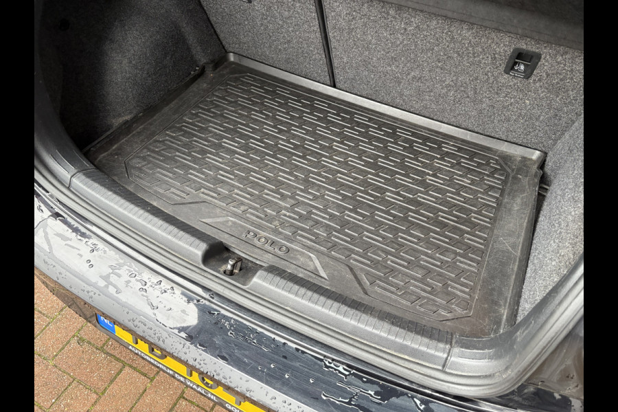 Volkswagen Polo 1.0 TSi 95pk Comfortline Business 5-drs. CAMERA/CARPLAY/NAVI/ADAPT.CRUISE/DAB