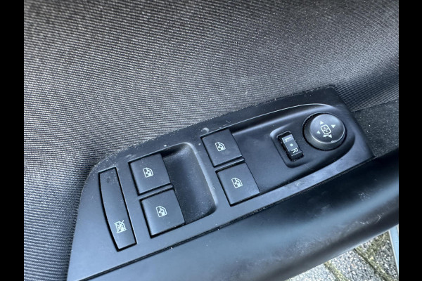 Opel Astra 1.2 Blitz Elegance | Navigatie | Parkeersensoren | Stoel/Stuurverwarming | Lichtmetalen Velgen |