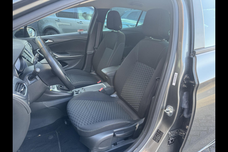 Opel Astra 1.2 Blitz Elegance | Navigatie | Parkeersensoren | Stoel/Stuurverwarming | Lichtmetalen Velgen |