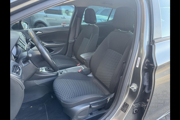 Opel Astra 1.2 Blitz Elegance | Navigatie | Parkeersensoren | Stoel/Stuurverwarming | Lichtmetalen Velgen |