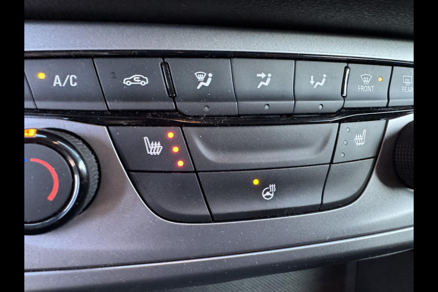 Opel Astra 1.2 Blitz Elegance | Navigatie | Parkeersensoren | Stoel/Stuurverwarming | Lichtmetalen Velgen |