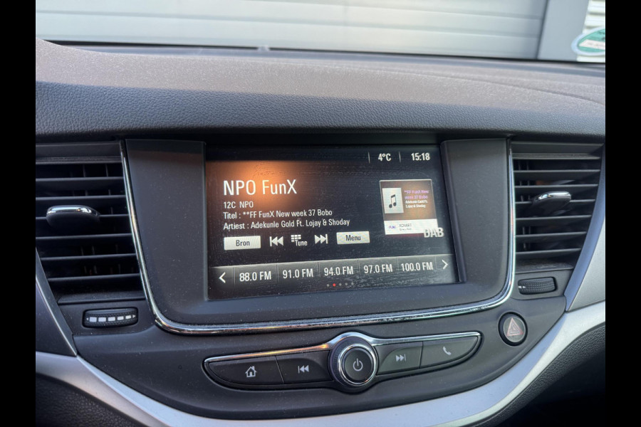 Opel Astra 1.2 Blitz Elegance | Navigatie | Parkeersensoren | Stoel/Stuurverwarming | Lichtmetalen Velgen |