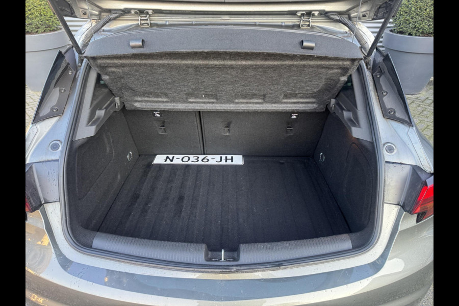 Opel Astra 1.2 Blitz Elegance | Navigatie | Parkeersensoren | Stoel/Stuurverwarming | Lichtmetalen Velgen |