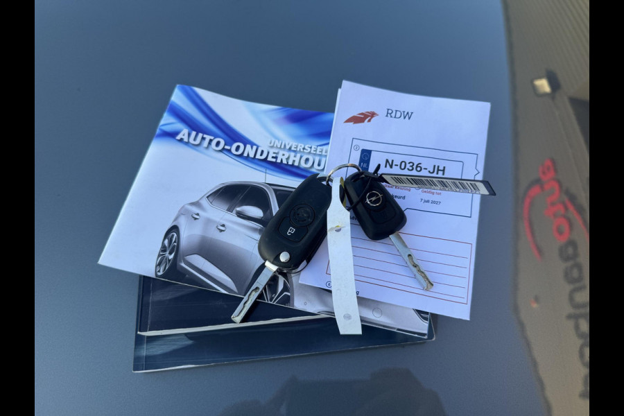 Opel Astra 1.2 Blitz Elegance | Navigatie | Parkeersensoren | Stoel/Stuurverwarming | Lichtmetalen Velgen |