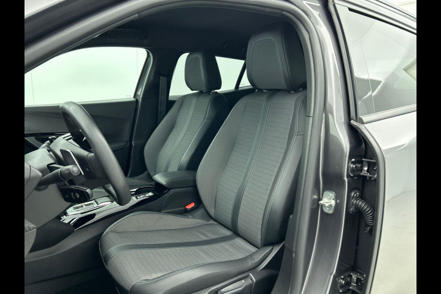 Peugeot 2008 1.2 PureTech 130pk Automaat Allure Pack | Climate control | Cruise control | Navigatie | Parkeersensoren | Apple Carplay/ Android Auto | LED | Lichtmetalen Velgen | Cruise Control