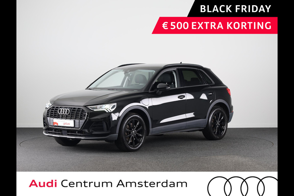 Audi Q3 45 TFSI e Business Edition 245 pk S-tronic | Navigatie | Elektr. trekhaak | Parkeersensoren | Achteruitrijcamera | LED koplampen | Stoelverwarming |