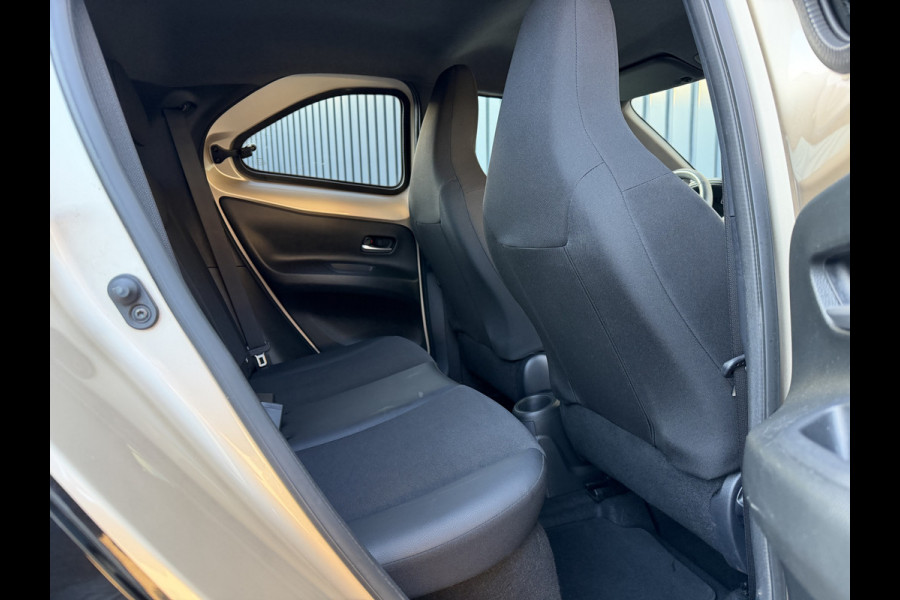 Toyota Aygo X 1.0 VVT-i S-CVT Premium / Bi tone | JBL | Clima | PDC V+A | Rijklaar!!