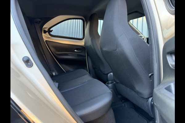 Toyota Aygo X 1.0 VVT-i S-CVT Premium / Bi tone | JBL | Clima | PDC V+A | Rijklaar!!