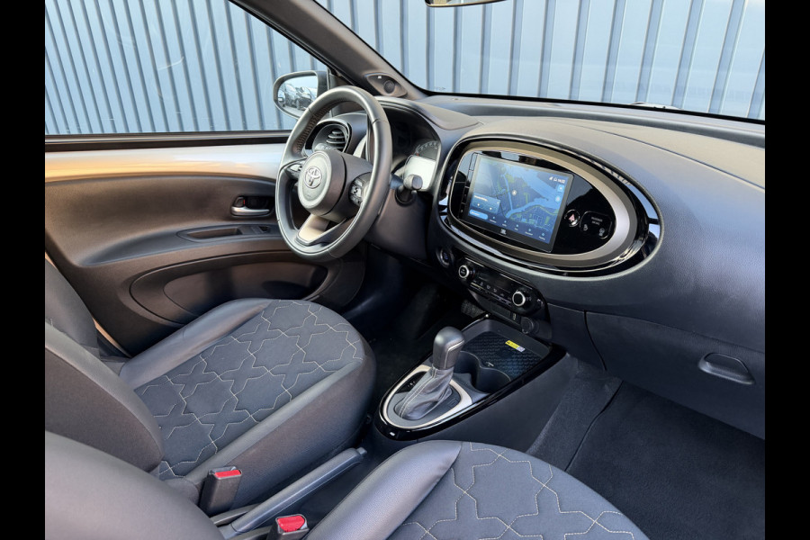 Toyota Aygo X 1.0 VVT-i S-CVT Premium / Bi tone | JBL | Clima | PDC V+A | Rijklaar!!
