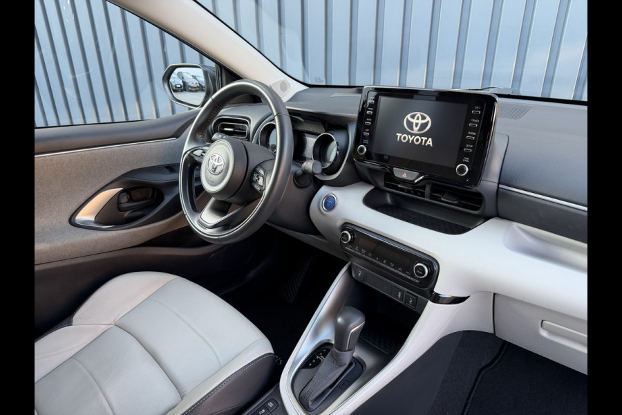 Toyota Yaris 1.5 Hybrid Executive | Creme Leer | Head-up | BSM | Rijklaar!!