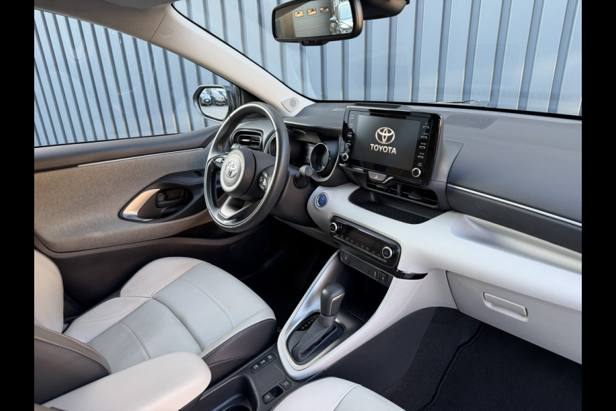 Toyota Yaris 1.5 Hybrid Executive | Creme Leer | Head-up | BSM | Rijklaar!!